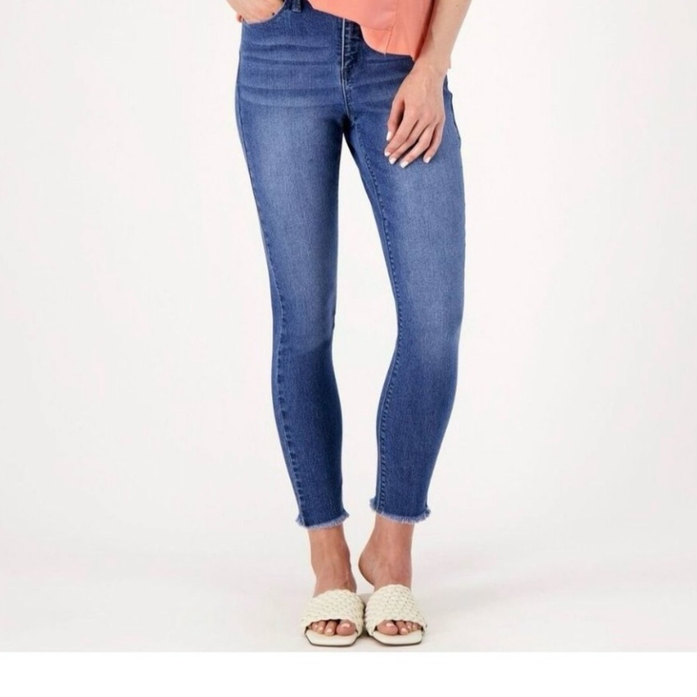 Laurie Felt Regular Ankle Skinny Classic Clean Jeans, Size 4, Raw Hem, A518629